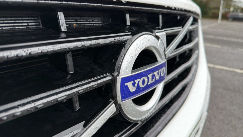 Volvo Xc60 D4 [190] R DESIGN Lux Nav 5dr Diesel Estate